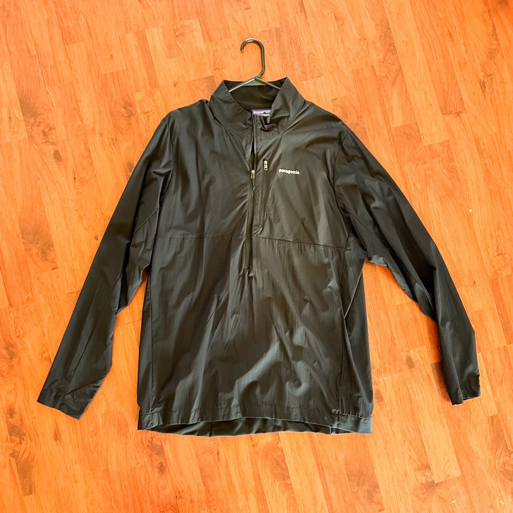 NEVER WORN - Patagonia lightweight running jacket, size L